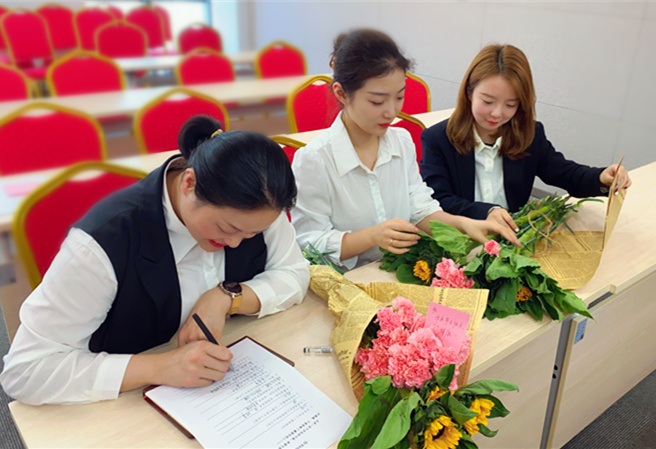 新型能源公司：“母親節”讓愛“不打烊”圖3.png