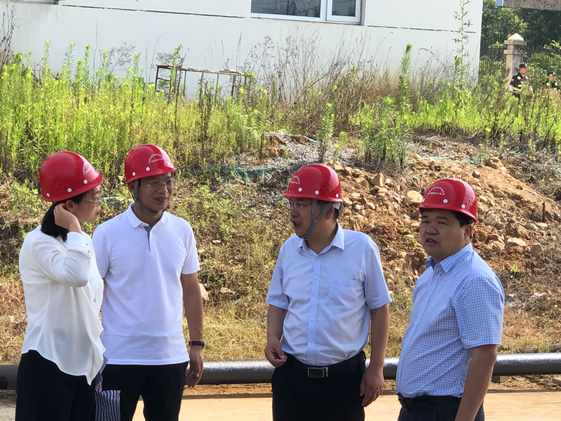 桐柏縣副縣長李亞松、化工產業集聚區黨工委書記周紅霞一行蒞臨淮源公司檢查指導工作1.png