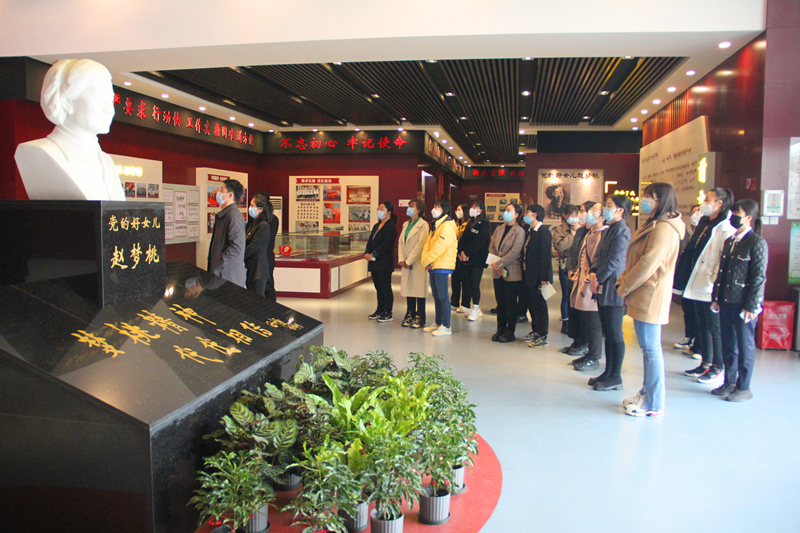 新型能源公司工會開展“弘揚趙夢桃精神 爭當巾幗楷模”座談會-3.png