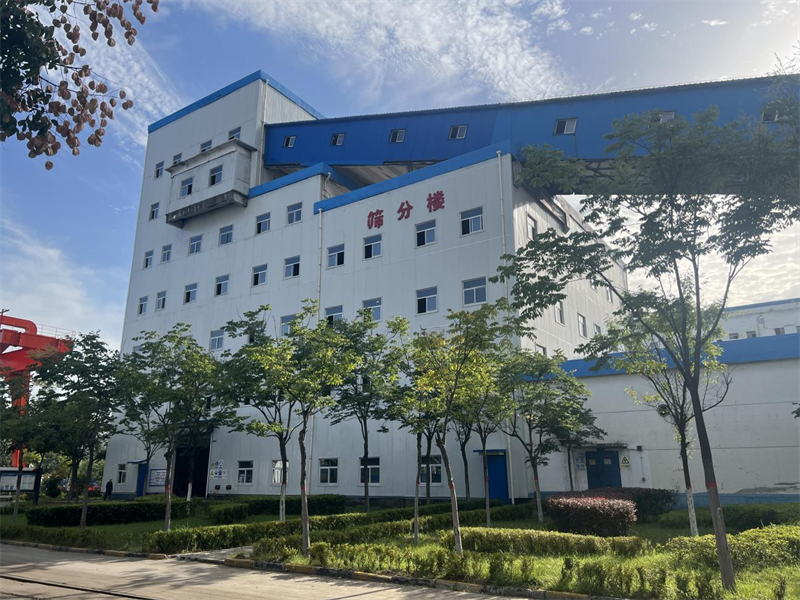 廠區(qū)穿“新衣”換新顏，選煤公司小莊選煤廠刷出靚麗風景線-2.png
