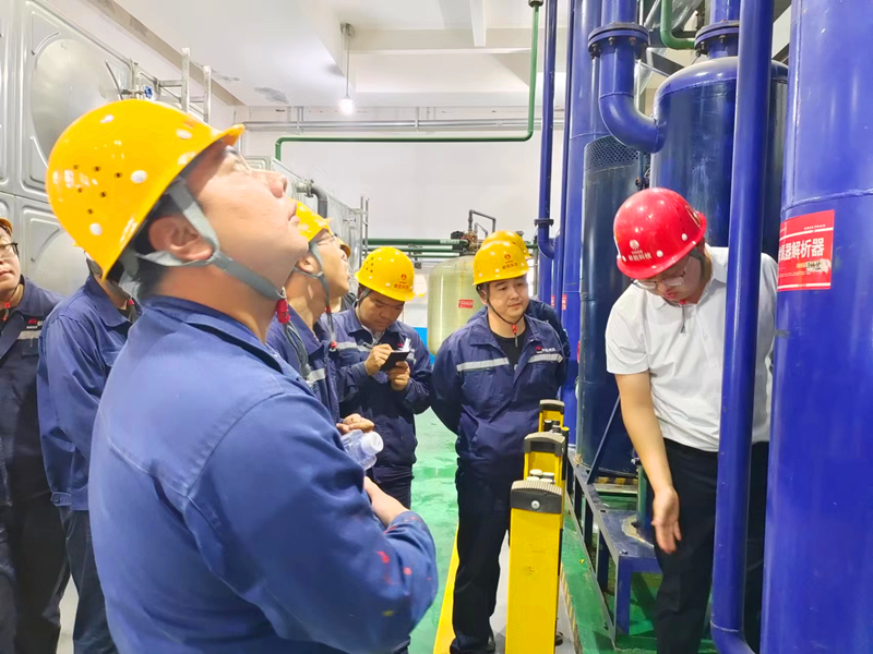 神木分公司曹家灘運營中心現場練兵 為供暖保障“補鈣加油”-1.png