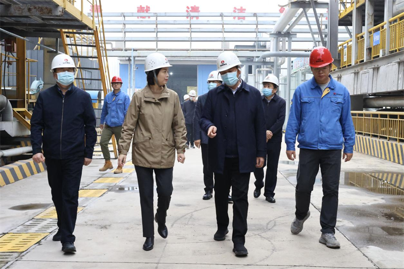 陜西省生態環境廳駐廳紀檢監察組組長、黨組成員周建新一行到咸陽公司檢查指導工作-1.png