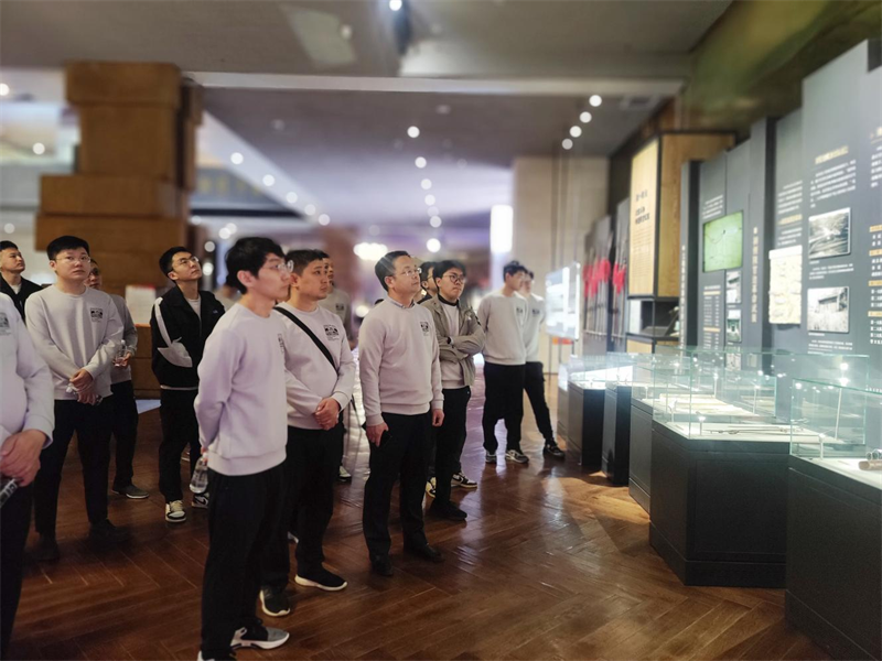 西安公司黨支部組織開展傳承革命“紅”發展生態“綠”主題黨日活動.png