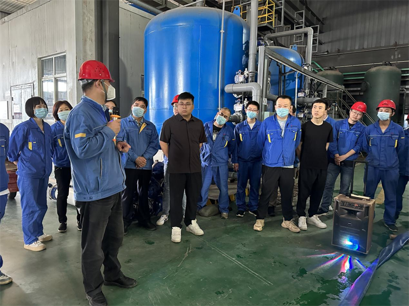 咸陽公司開展有限空間作業事故應急演練1.png