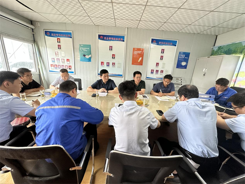 公司副總經理黃崗帶隊深入選煤公司一線督導檢查3.png