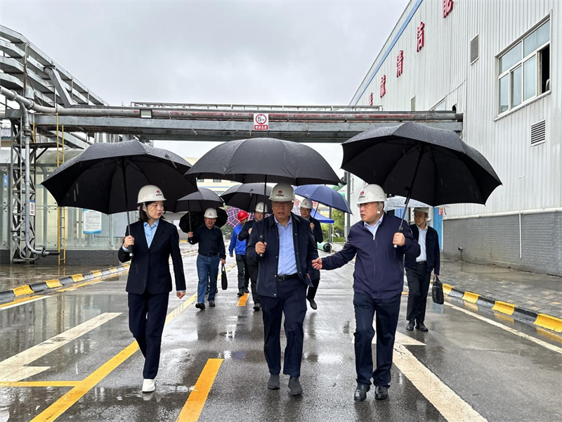陜煤集團安全督查組到新型能源公司開展第三季度安全生產及消防安全大檢查1.png