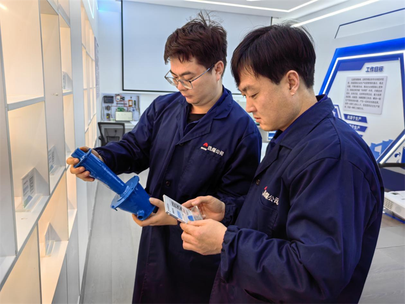 讓勞模創新工作室成為職工創新“大舞臺”——選煤公司姚雷勞模創新工作室側記3.png